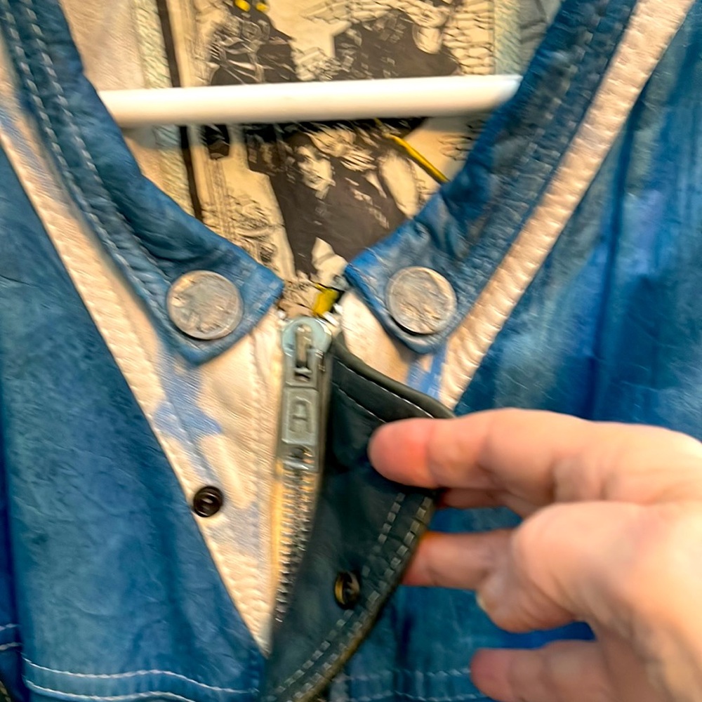 Unique/Stylish/Rare Leather Vest - Picture 10 of 13